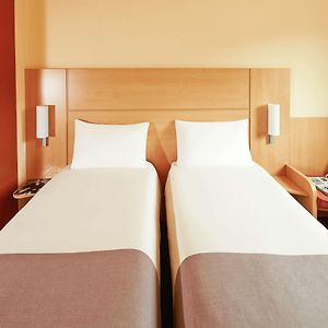 Zimmer mit zwei Einzelbetten